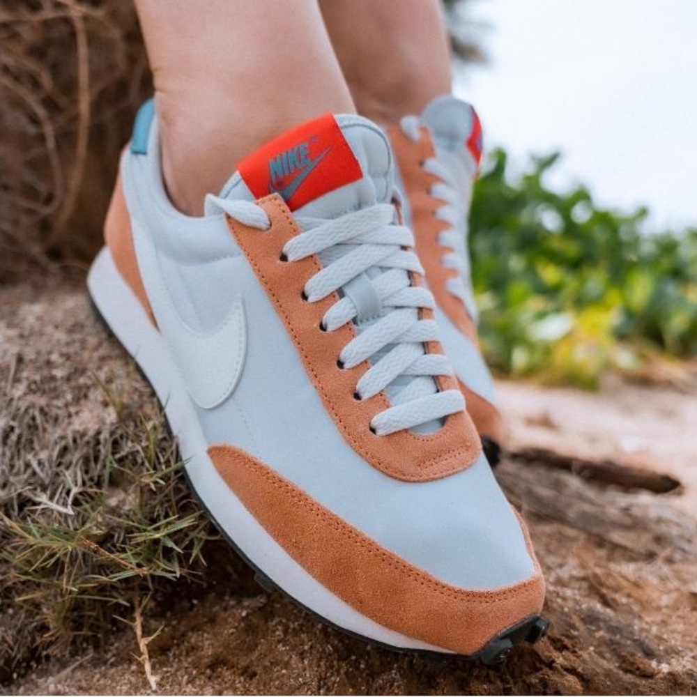 Nike Retro Swoosh Daybreak Sneakers